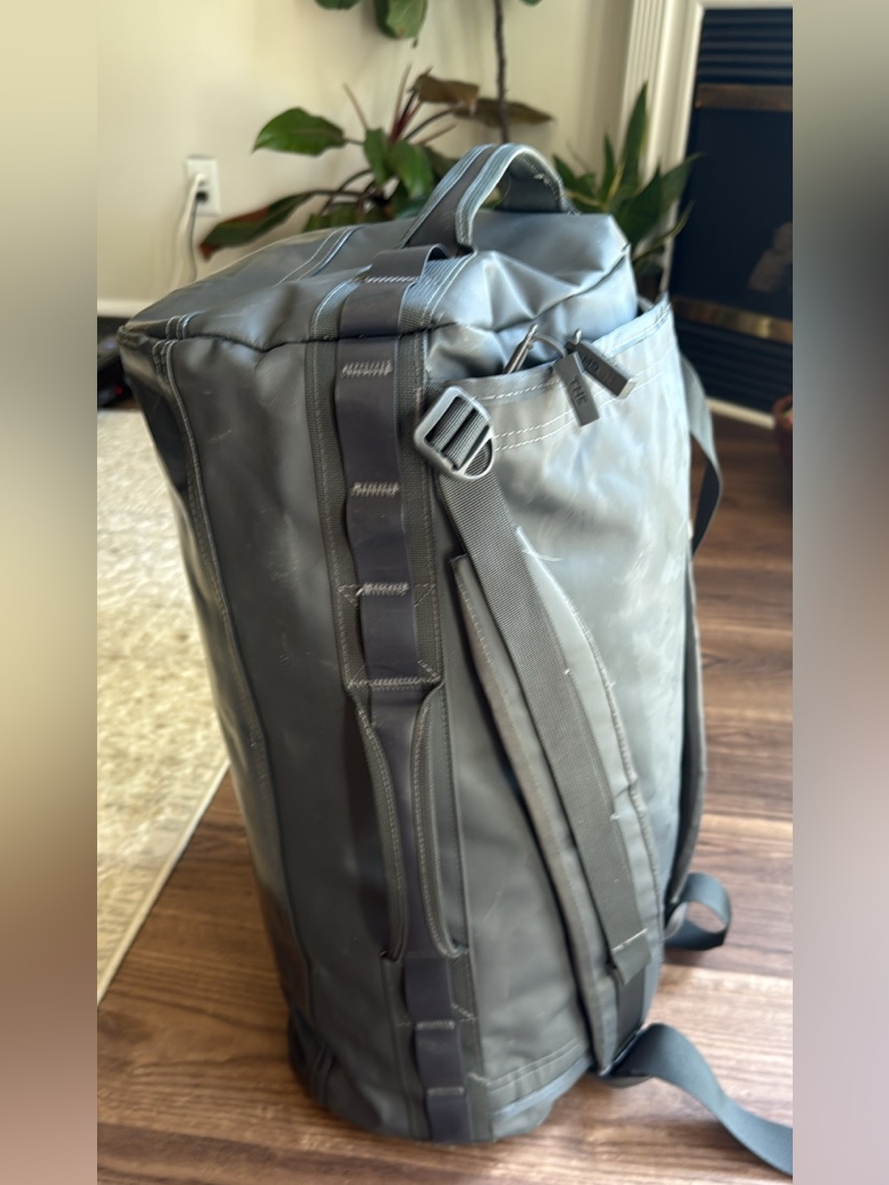 Baboon to the Moon Go-Bag Small 40L in Grey - Picture 5 of 6